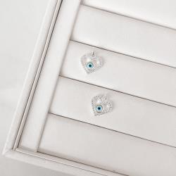 Pingente coração vazado cravejado com olho grego madrepérola 15mm