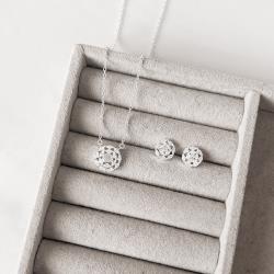 Conjunto brinco e colar flor cravejada 11mm corrente cadeado 40+5cm