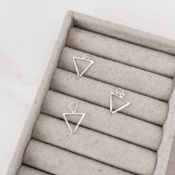 Pingente triângulo vazado 12mm