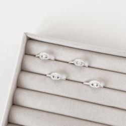 Anel olho cravejado detalhe riscado