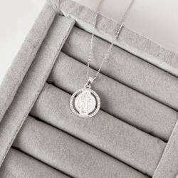 Colar pingente medalha São Bento borda cravejada 16mm 45cm