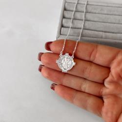 Colar medalha São Bento com zircônias 17mm corrente cadeado 40cm com alongadora