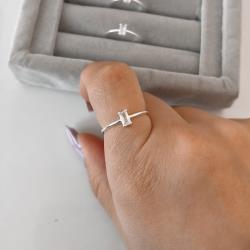 Anel solitário zircônia retangular