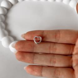 Berloque separador coração vazado cravejado 10mm