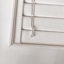 Colar pingente punho cerrado 13mm elo cravejado 45cm