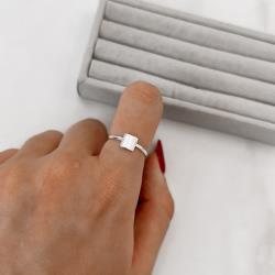 Anel geometrico quadrado cheio