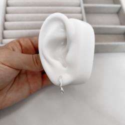 Brinco argola 20mm torcida riscada