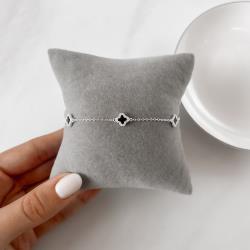 Pulseira entremeios trevos ônix borda cravejada 7mm