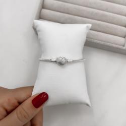 Pulseira para berloques 2.4 fecho coração cravejado