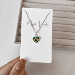 Colar pingente coração Brasil resina 12mm 45cm