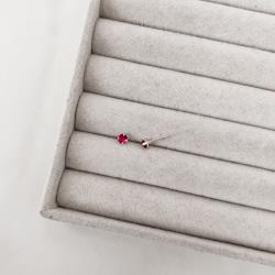 Brinco zircônia redonda cereja 4mm