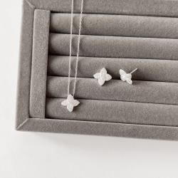 Conjunto brinco e colar flor cravejada 15mm corrente cadeado 40+5cm