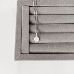 Colar pingente medalha Nsa. Sra. das Graças cravejada 10mm 40cm