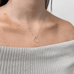 Colar coração alongado de lado vazado detalhe zircônia 21mm 45cm