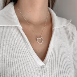 Colar coração vazado cravejado 23mm 45cm