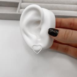 Brinco coração vazado riscado 15mm