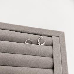 Brinco meia argola vazada 11mm tarraxa