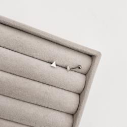 Piercing haste triângulo isósceles 5mm