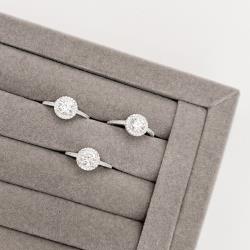 Anel zircônia redonda 6mm com cravejado cristal