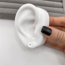 Brinco flor detalhe vazado 8mm