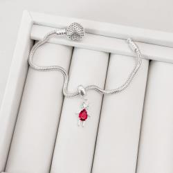 Berloque pingente menina zircônia cereja 15mm