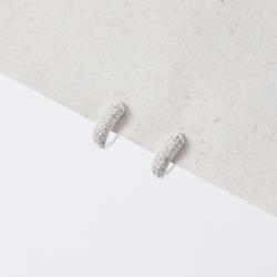 Argola click 11mm cravejada detalhe geométrico