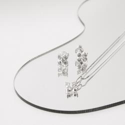 Conjunto brinco e colar trevo cravejado 8mm 40cm