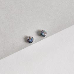 Brinco moissanite rainbow green 6.5mm ródio