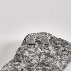 Brinco coração cravejado borda ondulada 13mm