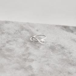 Anel 2 fios com infinito cravejado