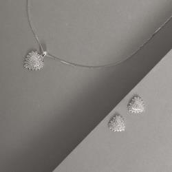 Conjunto brinco e colar coração cravejado com borda 12mm 45cm