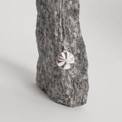 Colar pingente medalha flor com vinco18mm 45cm