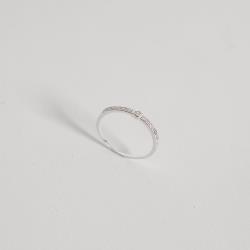 Anel meia aliança com zircônia coração