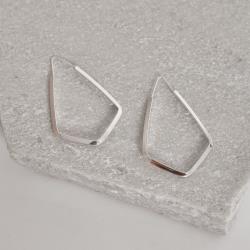 Argola balão 45mm fio triângulo