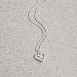 Colar pingente coração vazado 11mm 40cm