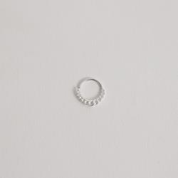 Piercing argola 11mm detalhe elos trançados orelha direita