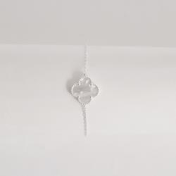 Pulseira entremeio trevo madrepérola com bolinhas 14mm