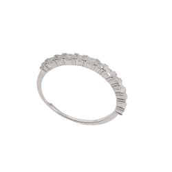 Anel meia aliança zircônias redonda e oval