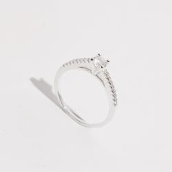 Anel meia aliança com solitário 4mm