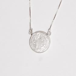 Colar entremeio medalha São Bento madrepérola 16mm 45cm