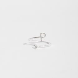 Anel letra P cravejada e zircônia regulável P