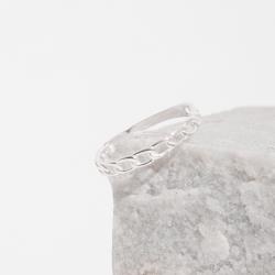 Anel detalhe correntes