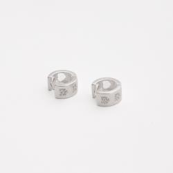 Argola click larga corações vazados e cravejados 10mm