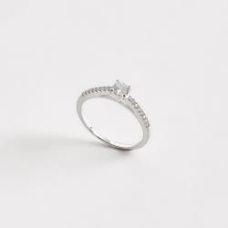 Anel meia aliança com solitário 4mm cristal