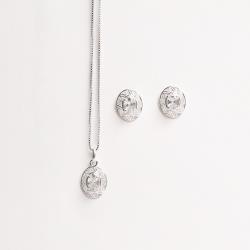Conjunto brinco e colar medalha trabalhada 11mm com zircônia oval 45cm