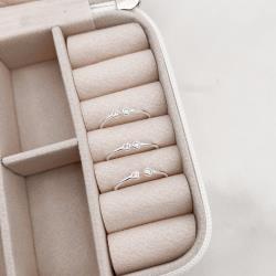 Anel 2 mini zircônias regulável P