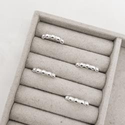 Anel bolas com detalhes cravejados